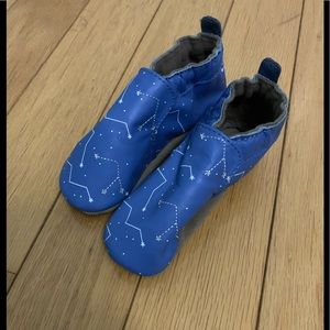 Roobez soft-soled moccasins, size 18-24 months